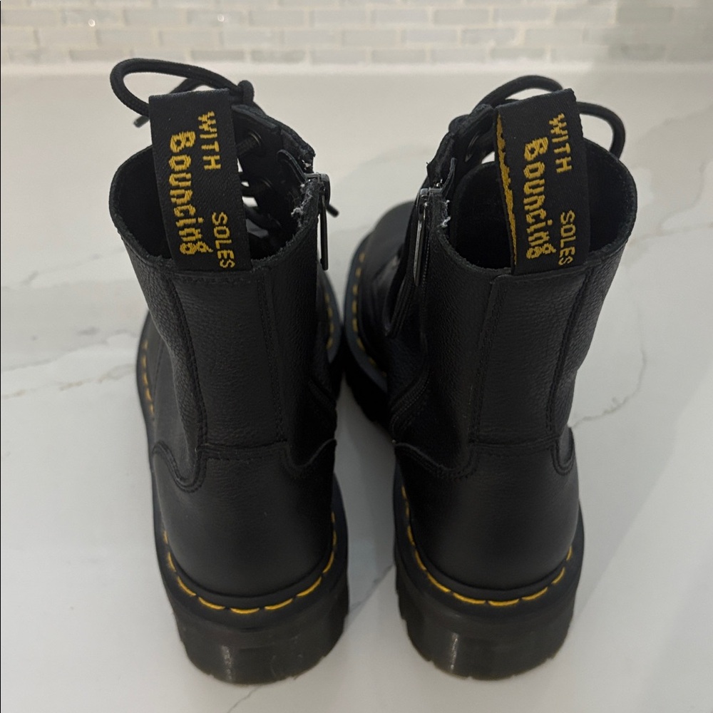 Dr. Martens Jadon III Black leather Boots. Airware. Women’s size 8/ Men’s 7. $95 - Picture 2 of 9